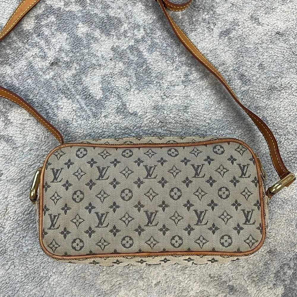 Louis Vuitton Monogram Mini Lin Juliette MM Denim Crossbody Bag - Picture 4 of 17